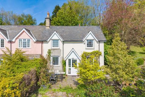 3 bed property, in Coedkernew, £500,000