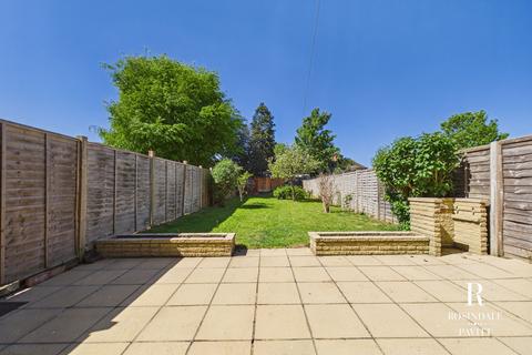 3 bed property, in Darcy Avenue, £475,000