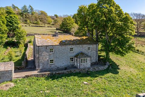 5 bed property, in High Lane, £695,000