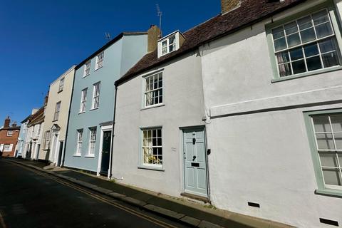 3 bed property, in Middle Street, £450,000