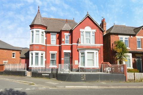 11 bed property, in London Road, £550,000