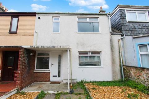 2 bed property, in Dalrymple Street, £80,000