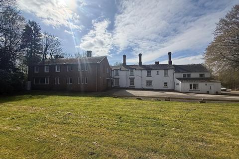 3 bed property, in Old Brampton Road, £600,000