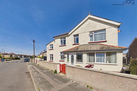 5 bed property, in Barley Cop Lane, £350,000
