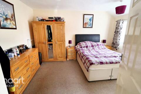 3 bed property, in Flatholme Road, £265,000