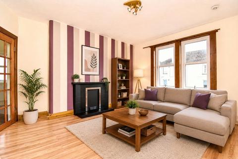 1 bed property, in Hillview Avenue, £64,995