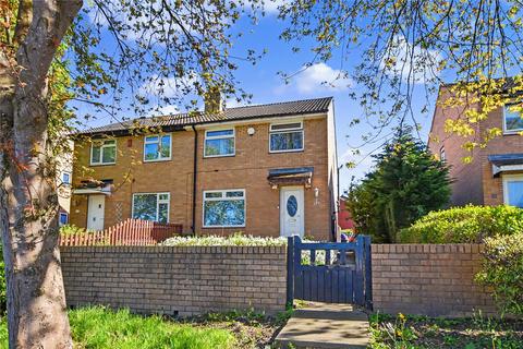 3 bed property, in Broad Lane, £220,000