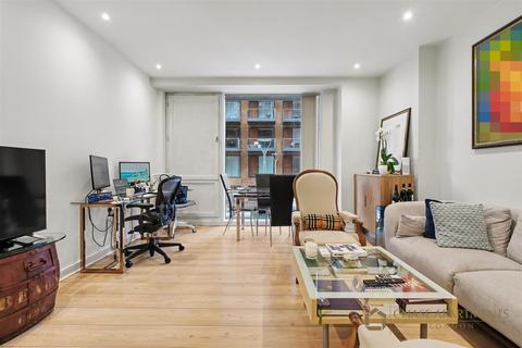 1 bed property, in Cubitt Building, £695,000