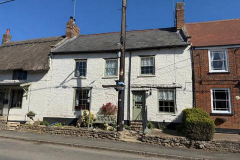 3 bed property, in Main Street, £405,000