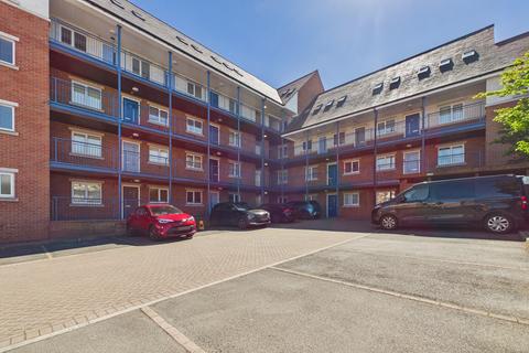 2 bed property, in Rowleys Mill, £105,000
