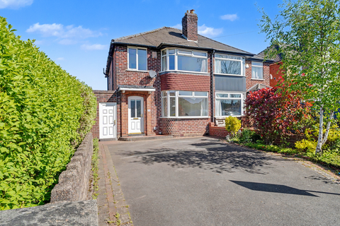 3 bed property, in Colebrook Road, £315,000