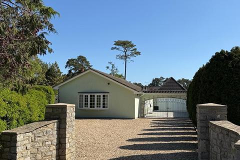 3 bed property, in Forest Edge Close, £799,950