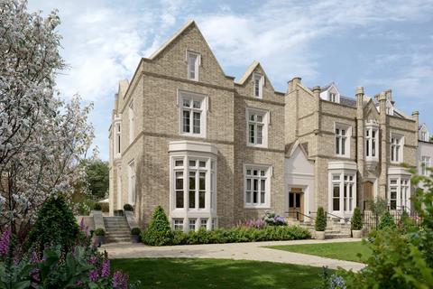 5 bed property, in Daresbury, £2,650,000