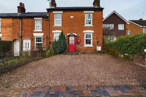 2 bed property, in Kidderminster Road, £290,000