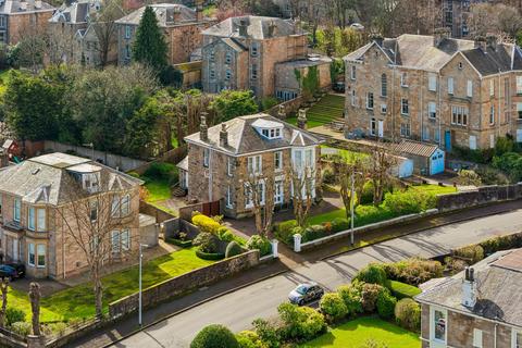 6 bed property, in 9 St. Johns Road, £795,000