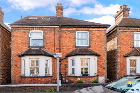 3 bed property, in Guildford, £500,000
