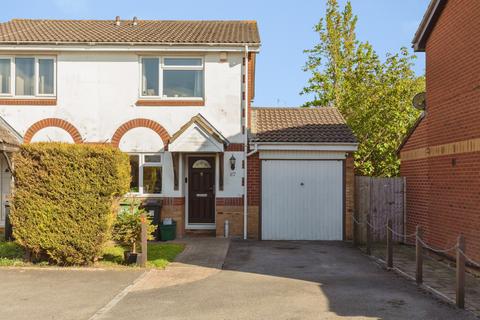 2 bed property, in Railton Jones Close, £315,000