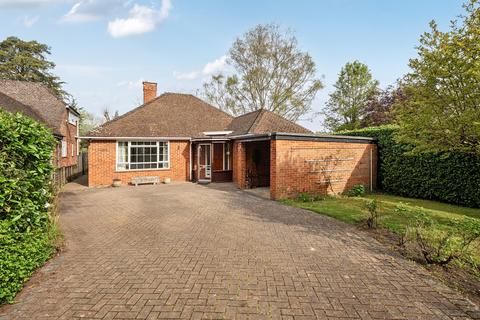 3 bed property, in Chestnut Avenue, £700,000