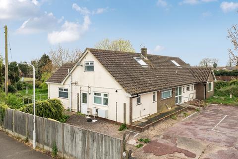 8 bed property, in Harvest Way, £520,000