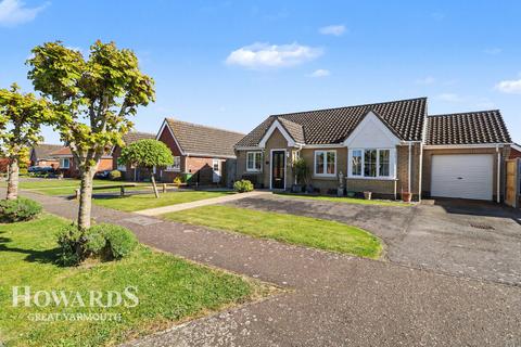 3 bed property, in Sycamore Avenue, £350,000