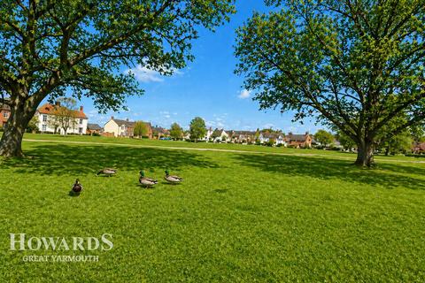 3 bed property, in Sycamore Avenue, £375,000
