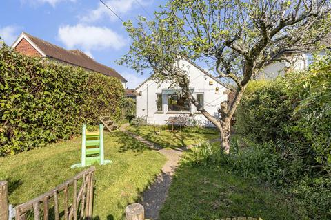 2 bed property, in Kidmore Lane, £500,000