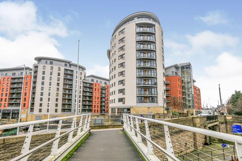 1 bed property, in Magellan House, £103,000