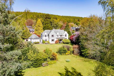 4 bed property, in Nicholson Lane, £1,250,000