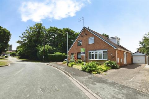2 bed property, in Fairfax Drive, £185,000