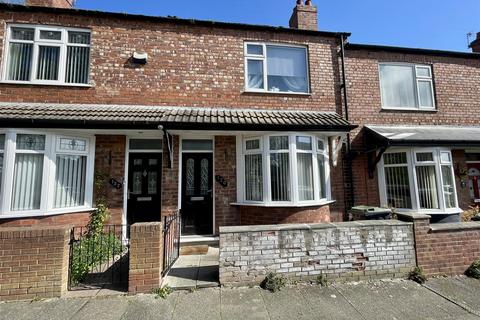 2 bed property, in Brougham Street, £90,000