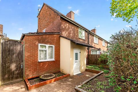 5 bed property, in Neath Gardens, £550,000