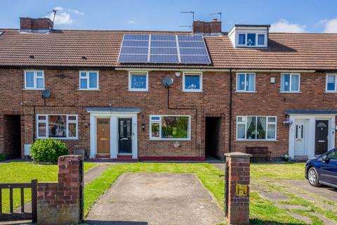 3 bed property, in Chapelfields Road, £240,000
