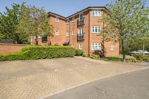 2 bed property, in Haunch Close, £140,000