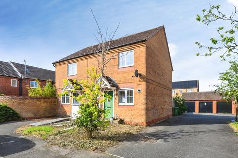 2 bed property, in Sharnbrook Avenue, £180,000