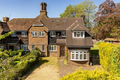 5 bed property, in Rusper Road, £700,000