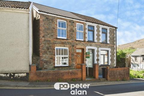 3 bed property, in Tyntaldwyn Road, £150,000