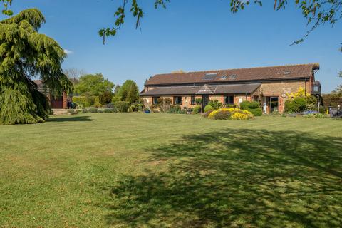 5 bed property, in Hawk Street, £1,000,000