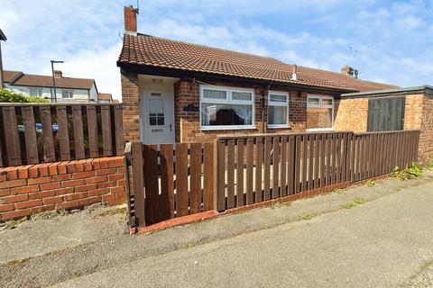2 bed property, in Bethune Avenue, £110,000