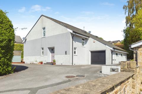 4 bed property, in Lavender Lodge, £525,000