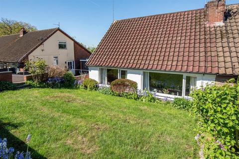 3 bed property, in Cliffe Drive, £249,995