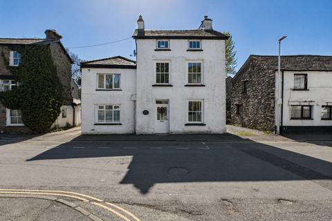 2 bed property, in 38 Main Street, £310,000