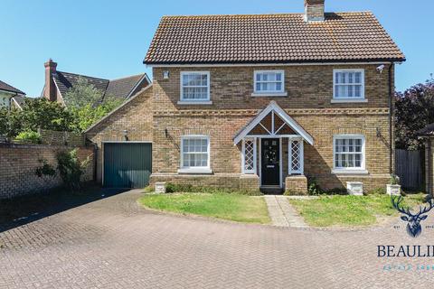 4 bed property, in Beaulieu Park CM1, £700,000