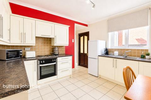 3 bed property, in Heath Gap Road, £240,000