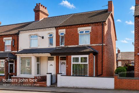 3 bed property, in London Road, £99,000