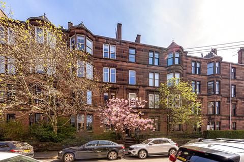 2 bed property, in Dryburgh Gardens, £279,000