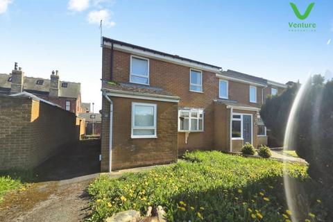 3 bed property, in Swingfield Close, £89,000
