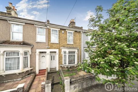 4 bed property, in Gurdon Road, £400,000