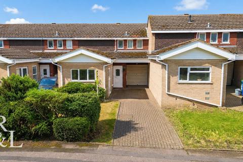 2 bed property, in Bloomfield Way, £225,000