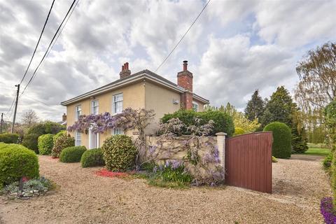 4 bed property, in Withersdale Street, £700,000