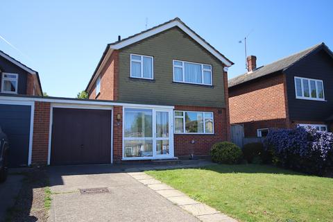 3 bed property, in Derwent Drive, £650,000